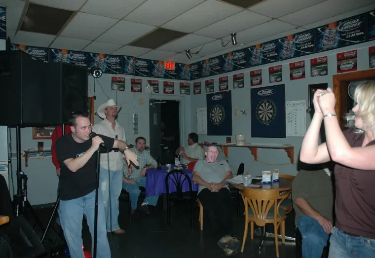 Hedge singing karaoke for the first time